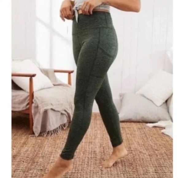 OFFLINE BY AERIE The Hugger Legging in Dark Green - Size Large L - NWT - Picture 1 of 8